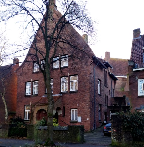 pastorie Petruskerk.jpg
